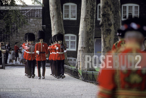( GRAN BRETAGNA  )  LONDRA  : LA TORRE DI LONDRA  © 1990 Graziano Arici/Rosebud2 / GEO CAMBIO DELLA GUARDIA