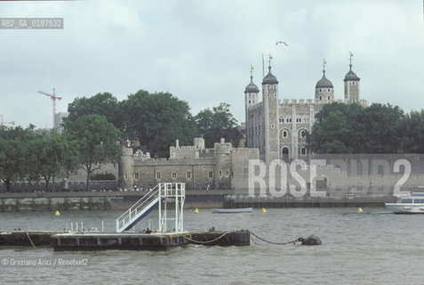 ( GRAN BRETAGNA  )  LONDRA  : LA TORRE DI LONDRA  © 1990 Graziano Arici/Rosebud2 / GEO IL FIUME TAMIGI