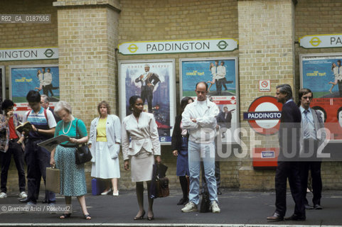 ( GRAN BRETAGNA  )  LONDRA  : METROPOLITANA UNDERGROUND  © 1990 Graziano Arici/Rosebud2 / GEO