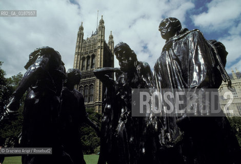 ( GRAN BRETAGNA  )  LONDRA  :  VICTORIA TOWER GARDENS  © 1990 Graziano Arici/Rosebud2 / GEO GIARDINO RODIN
