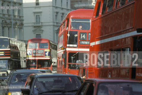 ( GRAN BRETAGNA  )  LONDRA  : UNA STRADA  © 1990 Graziano Arici/Rosebud2 / GEO TRAFFICO
