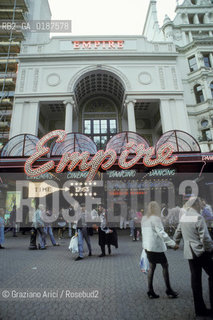 ( GRAN BRETAGNA  )  LONDRA  : IL TEATRO EMPIRE  © 1990 Graziano Arici/Rosebud2 / GEO