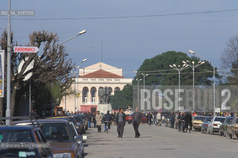 ( ALBANIA  ) SCUTARI : LA PIAZZA E  IL TEATRO © 2002 Graziano Arici/Rosebud2 / GEO