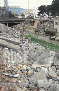 ( ALBANIA  ) TIRANA : UN CANALE DEL CENTRO  © 2002 Graziano Arici/Rosebud2 / GEO