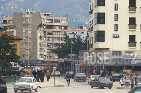 ( ALBANIA  ) TIRANA : UNA VIA DEL CENTRO  © 2002 Graziano Arici/Rosebud2 / GEO