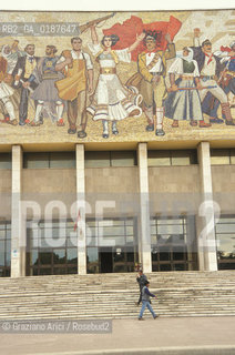 ( ALBANIA  ) TIRANA : MOSAICO DEL MUSEO STORICO NAZIONALE IN PIAZZA SKANDERBERG  © 2002 Graziano Arici/Rosebud2 / GEO