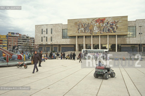 ( ALBANIA  ) TIRANA : PIAZZA SKANDERBERG  © 2002 Graziano Arici/Rosebud2 / GEO