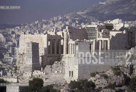 ( GRECIA  ) ATENE : ACROPOLI PROPILEI E TEMPIO DI ATENA NIKE  - © 1990 Graziano Arici/Rosebud2 / GEO / TEMPIO