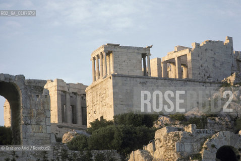 ( GRECIA  ) ATENE : ACROPOLI PROPILEI E TEMPIO DI ATENA NIKE  - © 1990 Graziano Arici/Rosebud2 / GEO / TEMPIO