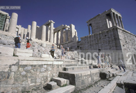 ( GRECIA  ) ATENE : ACROPOLI PROPILEI E TEMPIO DI ATENA NIKE  - © 1990 Graziano Arici/Rosebud2 / GEO / TEMPIO