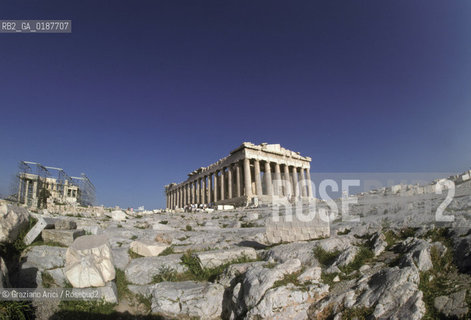 ( GRECIA  ) ATENE : ACROPOLI E PARTENONE  - © 1990 Graziano Arici/Rosebud2 / GEO / TEMPIO DI ATENA