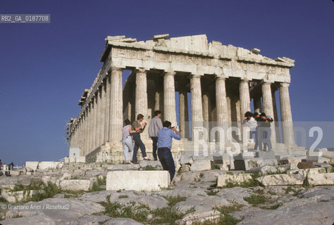 ( GRECIA  ) ATENE : ACROPOLI E PARTENONE  - © 1990 Graziano Arici/Rosebud2 / GEO / TEMPIO DI ATENA
