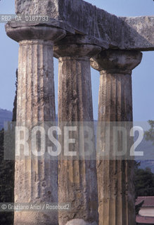 ( GRECIA  ) CORINTO : TEMPIO DI APOLLO E ACROCORINTO  - © 1990 Graziano Arici/Rosebud2 / GEO / PELOPPONESO