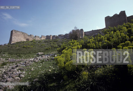 ( GRECIA  ) CORINTO : FORTEZZA VENEZIANA DI ACROCORINTO  - © 1990 Graziano Arici/Rosebud2 / GEO / PELOPPONESO / TEMPIO DI AFRODITE