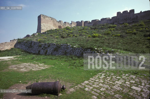 ( GRECIA  ) CORINTO : FORTEZZA VENEZIANA DI ACROCORINTO  - © 1990 Graziano Arici/Rosebud2 / GEO / PELOPPONESO / TEMPIO DI AFRODITE