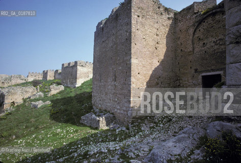 ( GRECIA  ) CORINTO : FORTEZZA VENEZIANA DI ACROCORINTO  - © 1990 Graziano Arici/Rosebud2 / GEO / PELOPPONESO / TEMPIO DI AFRODITE