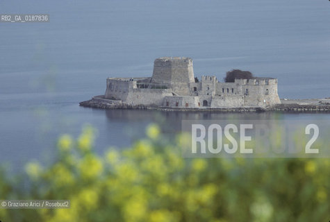 ( GRECIA  ) NAUPLIA : PORTO  - © 1990 Graziano Arici/Rosebud2 / GEO / PELOPPONESO / ARGOLIDE