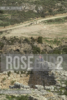 ( GRECIA  ) MICENE : ACROPOLI  - © 1990 Graziano Arici/Rosebud2 / GEO / PELOPPONESO / ARGOLIDE