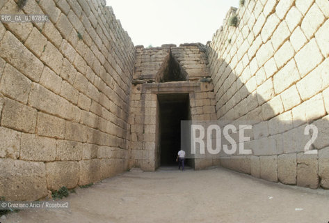 ( GRECIA  ) MICENE : TOMBA MICENEA  TESORO DATREO - © 1990 Graziano Arici/Rosebud2 / GEO / PELOPPONESO / ARGOLIDE / MEGALITICA
