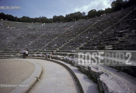 ( GRECIA  ) EPIDAURO : IL TEATRO  - © 1990 Graziano Arici/Rosebud2 / GEO / PELOPPONESO / ARGOLIDE