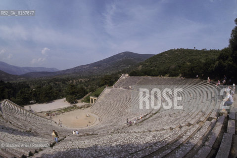 ( GRECIA  ) EPIDAURO : IL TEATRO  - © 1990 Graziano Arici/Rosebud2 / GEO / PELOPPONESO / ARGOLIDE