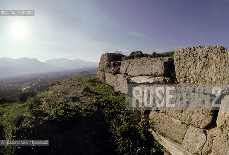 ( GRECIA  ) SPARTA : MENELAION - © 1990 Graziano Arici/Rosebud2 / GEO / PELOPPONESO / LACONIA / SEPOLCRO DI MENELAO ED ELENA