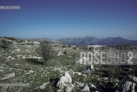 ( GRECIA  ) BASSAE : IL TEMPIO DI APOLLO  - © 1990 Graziano Arici/Rosebud2 / GEO / PELOPPONESO / ARCADIA