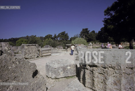 ( GRECIA  ) OLIMPIA : ROVINE DEL TEMPIO DI ZEUS  - © 1990 Graziano Arici/Rosebud2 / GEO / PELOPPONESO / ELIDE