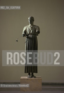 ( GRECIA  ) DELFI : MUSEO ARCHEOLOGICO - STATUA DELLAURIGA DI DELFI  © 1990 Graziano Arici/Rosebud2 / GEO / FOCIDE