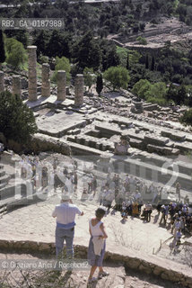 ( GRECIA  ) DELFI : LA VIA SACRA  © 1990 Graziano Arici/Rosebud2 / GEO / FOCIDE