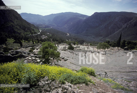 ( GRECIA  ) DELFI :IL TEATRO  © 1990 Graziano Arici/Rosebud2 / GEO / FOCIDE