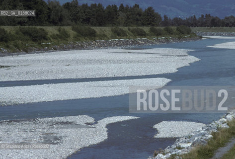 ( PRINCIPATO DEL LIECHTENSTEIN  ) VADUZ : IL  FIUME RENO  © 2002 Graziano Arici/Rosebud2 / GEO