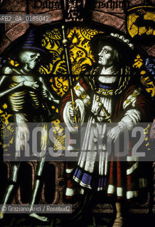 ( SVIZZERA CONFEDERAZIONE ELVETICA  ) BERNA : LA CATTEDRALE  VETRATA © 1995 Graziano Arici/Rosebud2 / GEO / MORTE