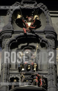 ( SVIZZERA CONFEDERAZIONE ELVETICA  ) BERNA :  LA TORRE DELLOROLOGIO © 1995 Graziano Arici/Rosebud2 / GEO