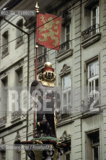( SVIZZERA CONFEDERAZIONE ELVETICA  ) BERNA : LA STRADA MARKTGASSE  © 1995 Graziano Arici/Rosebud2 / GEO ORSO
