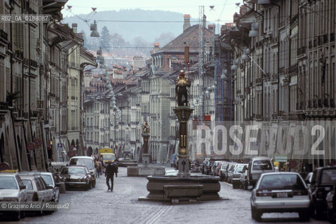( SVIZZERA CONFEDERAZIONE ELVETICA  ) BERNA : LA STRADA MARKTGASSE  © 1995 Graziano Arici/Rosebud2 / GEO