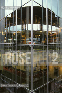 ( SVIZZERA CONFEDERAZIONE ELVETICA  ) BASILEA : LA FIERA DARTE MODERNA E CONTEMPORANEA ART BASEL  © 1995 Graziano Arici/Rosebud2 / GEO