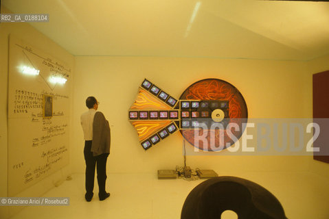 ( SVIZZERA CONFEDERAZIONE ELVETICA  ) BASILEA : LA FIERA DARTE MODERNA E CONTEMPORANEA ART BASEL  © 1995 Graziano Arici/Rosebud2 / GEO