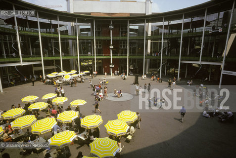 ( SVIZZERA CONFEDERAZIONE ELVETICA  ) BASILEA : LA FIERA DARTE MODERNA E CONTEMPORANEA ART BASEL  © 1995 Graziano Arici/Rosebud2 / GEO