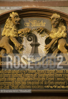 ( SVIZZERA CONFEDERAZIONE ELVETICA  ) BASILEA : LA CATTEDRALE MUNSTER  © 1995 Graziano Arici/Rosebud2 / GEO STEMMA DI BASILEA LEONE