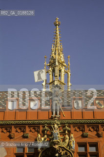 ( SVIZZERA CONFEDERAZIONE ELVETICA  ) BASILEA : IL MUNICIPIO RATHAUS  © 1995 Graziano Arici/Rosebud2 / GEO ROSSO