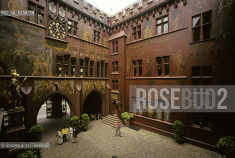 ( SVIZZERA CONFEDERAZIONE ELVETICA  ) BASILEA : IL MUNICIPIO RATHAUS  © 1995 Graziano Arici/Rosebud2 / GEO ROSSO