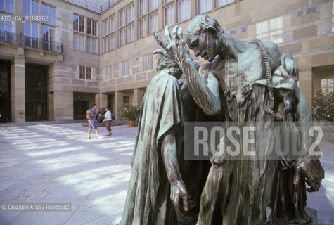 ( SVIZZERA CONFEDERAZIONE ELVETICA  ) BASILEA :IL KUNSTMUSEUM STATUA DI RODIN   © 1995 Graziano Arici/Rosebud2 / GEO / MUSEO /