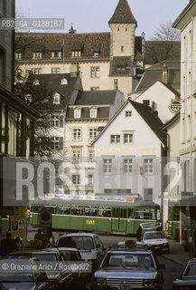 ( SVIZZERA CONFEDERAZIONE ELVETICA  ) BASILEA : LA BARFUSSERPLATZ   © 1995 Graziano Arici/Rosebud2 / GEO