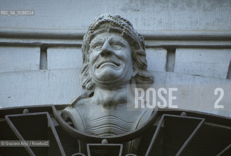 ( SVIZZERA CONFEDERAZIONE ELVETICA  ) BASILEA :  CASE DEL CENTRO STORICO  BLAUES HAUS  © 1995 Graziano Arici/Rosebud2 / GEO BLU MASCHERONE