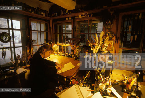 ( SVIZZERA CONFEDERAZIONE ELVETICA  ) BASILEA :  BOTTEGA DI EMANUENSE © 1995 Graziano Arici/Rosebud2 / GEO