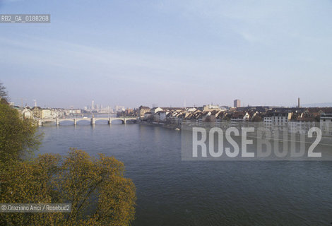 ( SVIZZERA CONFEDERAZIONE ELVETICA  ) BASILEA : IL FIUME RENO    © 1995 Graziano Arici/Rosebud2 / GEO