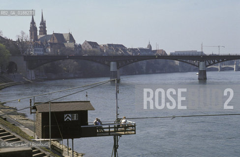 ( SVIZZERA CONFEDERAZIONE ELVETICA  ) BASILEA : IL FIUME RENO    © 1995 Graziano Arici/Rosebud2 / GEO