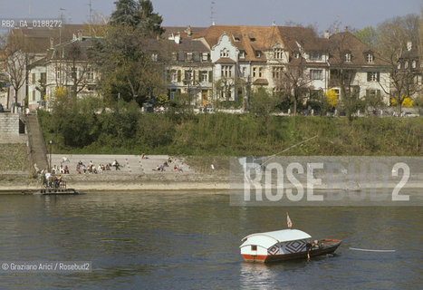 ( SVIZZERA CONFEDERAZIONE ELVETICA  ) BASILEA : IL FIUME RENO E IL TRAGHETTO    © 1995 Graziano Arici/Rosebud2 / GEO
