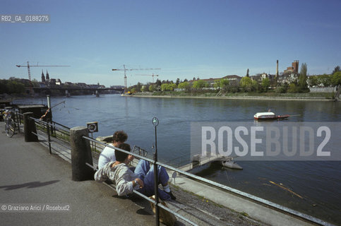 ( SVIZZERA CONFEDERAZIONE ELVETICA  ) BASILEA : IL FIUME RENO    © 1995 Graziano Arici/Rosebud2 / GEO